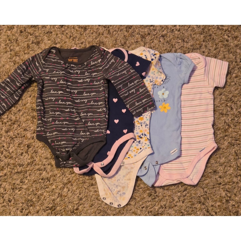 Bundle Of 5 Bodysuits Baby Size 6-9 Months Garanimals/Gerber/Amazon Essentials
